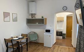 Comfortable City Centre Apartment For 2 By Ap